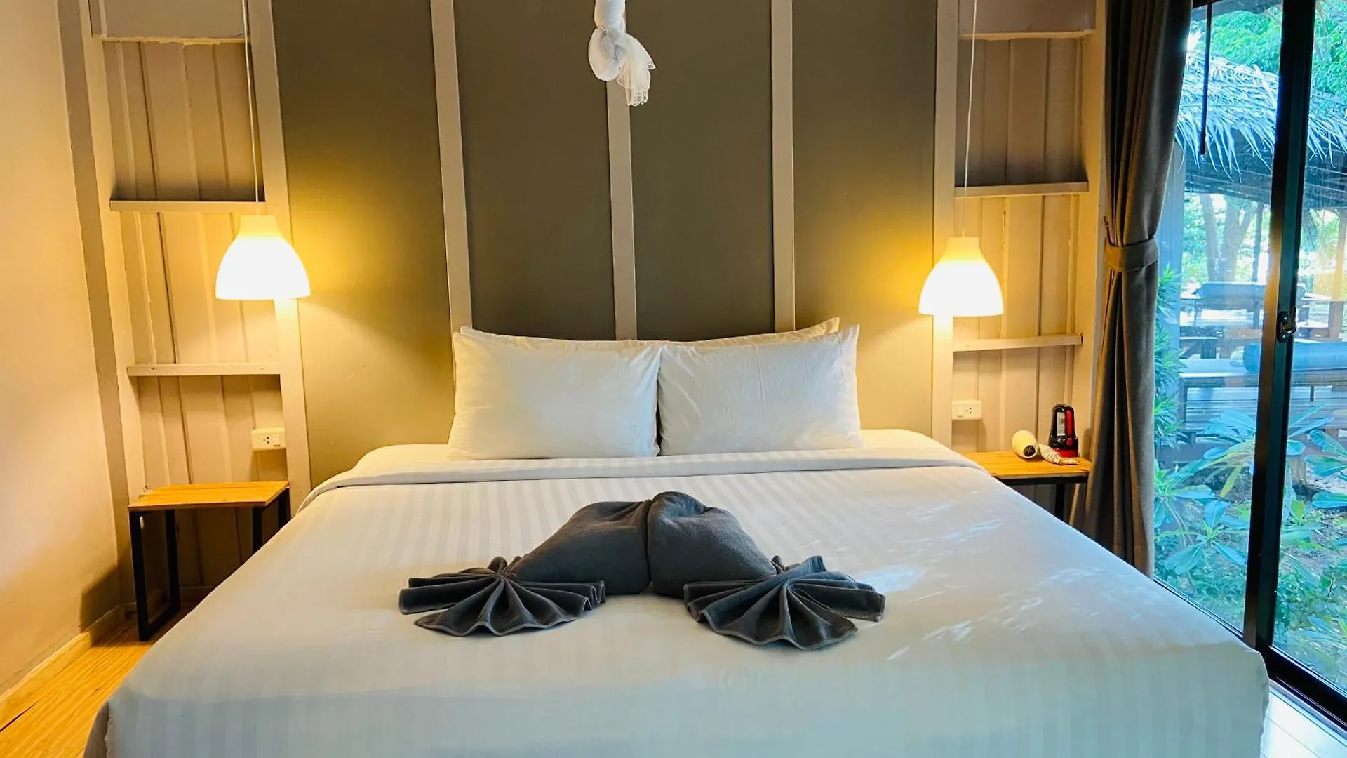 HIP Seaview Resort @ Phi Phi