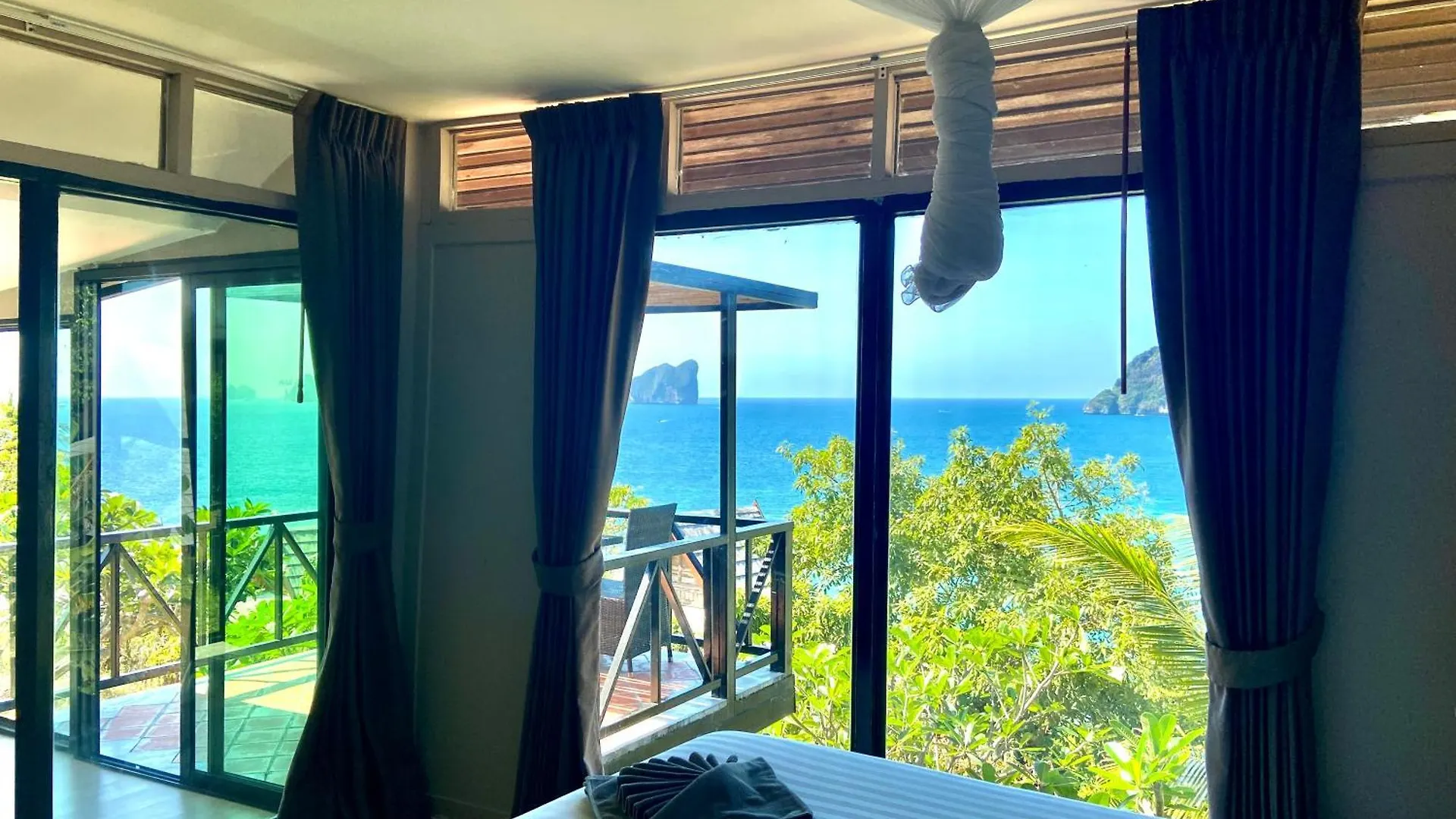 HIP Seaview Resort @ Phi Phi